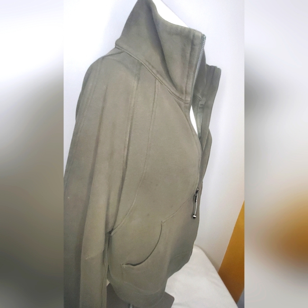 Lululemon Size XS/S Scuba Fleece Green Olive Color-Cropped Half Zip-Up - Picture 5 of 13